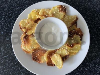 Bulvių traškučiai su sezamu pagrindine nuotrauka