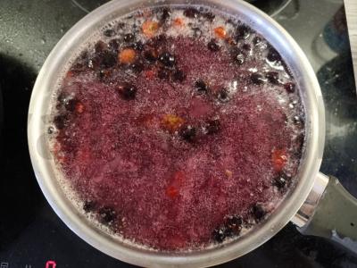 Desertas su uogų želė ir ledais Žingsnis 4