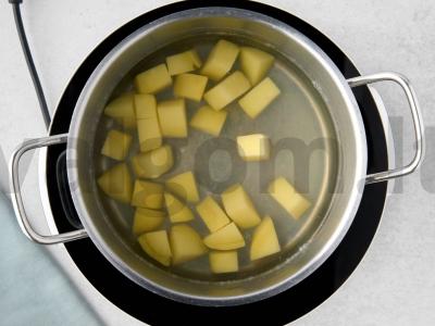 Sūrio sriuba su lašiša Žingsnis 1