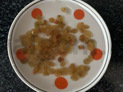 Oro makaronų apkepas su razinomis Žingsnis 2