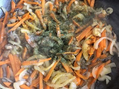 Makaronai-spiralės su pievagrybiais Žingsnis 6