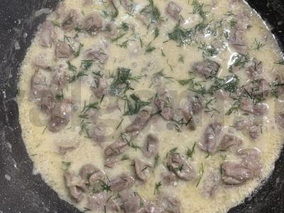 Kalakutų širdelės su grietine per 30 minučių Žingsnis 4