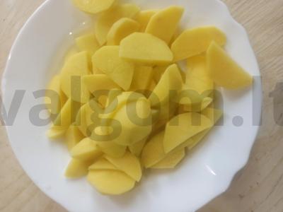 Kiaušinių sriuba su bulvėmis ir sviestu Žingsnis 1