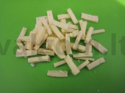 Salotos su konservuota lašiša, kopūstais ir sūriu Žingsnis 2