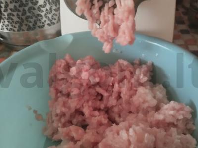 Vištienos kotletai „Vaikų džiaugsmas“ Žingsnis 1