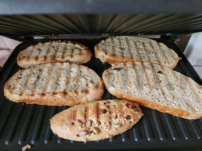 Brusketa su džiovinta kriauše ir rikota Žingsnis 3