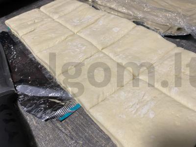 Samsa pagal rusų receptą su vištiena ir svogūnais Žingsnis 3