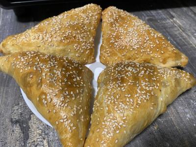 Samsa pagal rusų receptą su vištiena ir svogūnais pagrindine nuotrauka