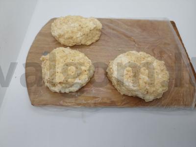 Sūrio blynai su grietine ir džiūvėsėliais Žingsnis 2