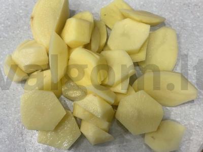 Bulvių apkepas su sūriu „Mendelson“ Žingsnis 1