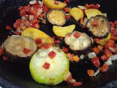 Jautienos steikas su gruzdintomis daržovėmis Žingsnis 1