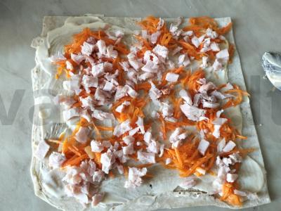 Užkandžių ritinėliai su morkomis ir vištiena Žingsnis 3