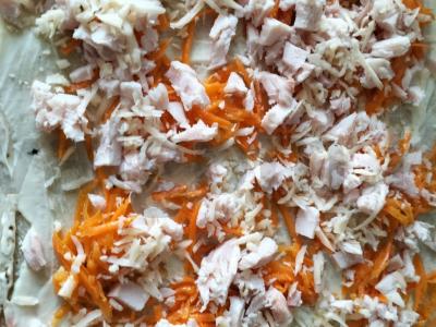 Užkandžių ritinėliai su morkomis ir vištiena Žingsnis 4