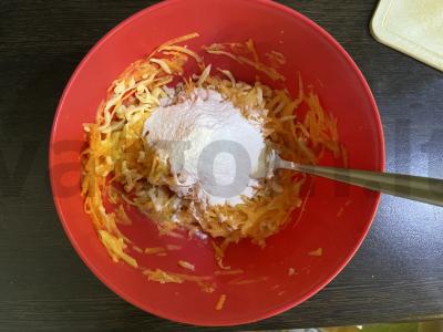 Vaikų bulviniai blynai su batatais ir sūriu Žingsnis 6