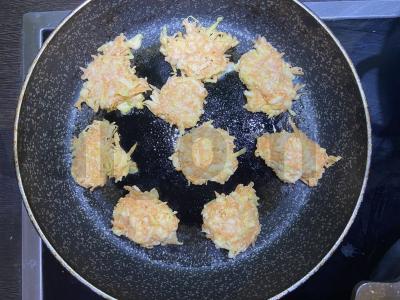 Vaikų bulviniai blynai su batatais ir sūriu Žingsnis 7