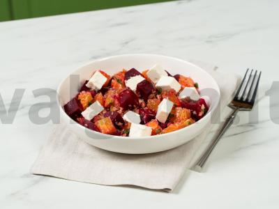 Citrusinė burokėlių salotos su sūriu pagrindine nuotrauka