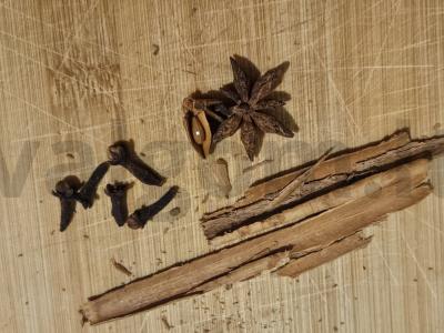 Kvapnus citrusinis arbata su prieskoniais Žingsnis 2