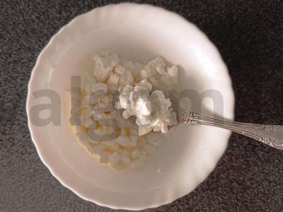 Varškės desertas su aviečių uogiene pusryčiams Žingsnis 1