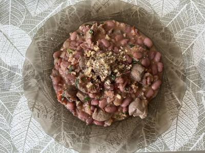 Lobio su kalakutiena, daržovėmis ir prieskoniais pagrindine nuotrauka