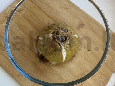 Keptas obuolys su džiovintais slyvomis „Jaunystė“ pagrindine nuotrauka