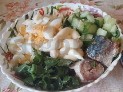 Pienės lapų, kiaušinio ir skumbrijos salotas Žingsnis 3