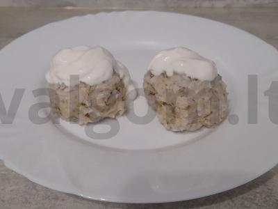 Vištienos faršo ežiukai su žolelėmis garuose pagrindine nuotrauka