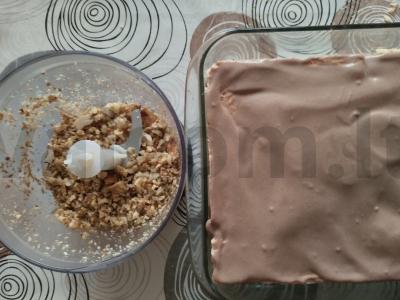 Namų sausainių tortas su šokoladiniu kremu ir riešutais Žingsnis 6