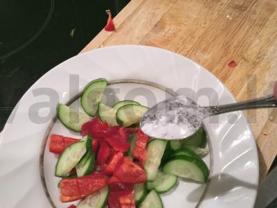 Daržovių salotas su chia sėklomis Žingsnis 3