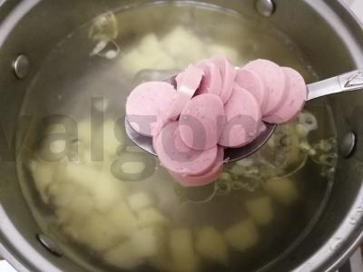 Sriuba su kiaušiniu ir dešrelėmis Žingsnis 5