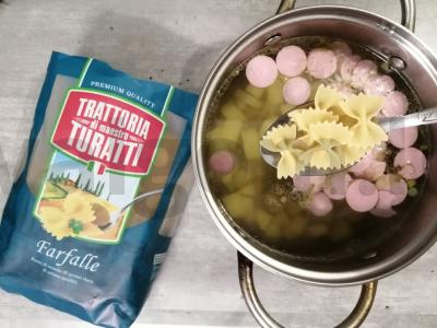 Sriuba su kiaušiniu ir dešrelėmis Žingsnis 6