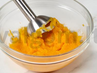 Moliūgų sausainiai su pieno glajumi Žingsnis 1