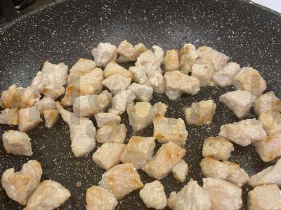 Spagečiai su kalakutiena sūrio padaže Žingsnis 2