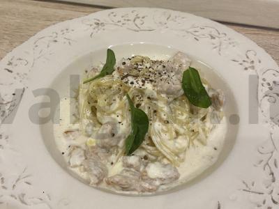 Spagečiai su kalakutiena sūrio padaže pagrindine nuotrauka