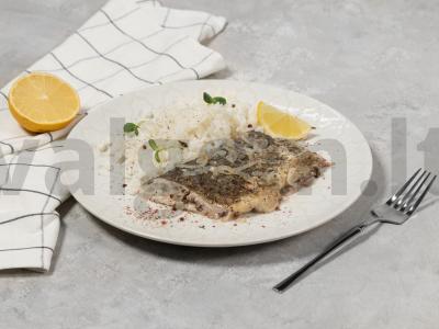 Šamas, keptas su svogūnais ir citrina pagrindine nuotrauka