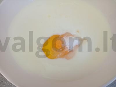 Kefyro blynai su kepimo milteliais Žingsnis 3