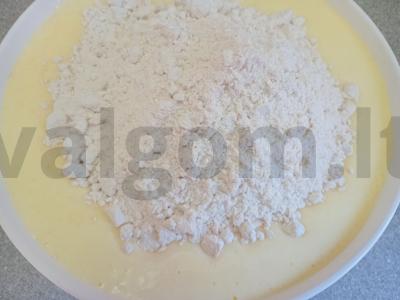 Kefyro blynai su kepimo milteliais Žingsnis 4