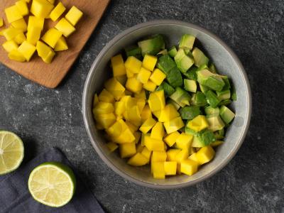 Krevetėmis, mangais ir čili pagardintas dubuo Žingsnis 2