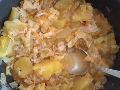 Daržovių troškinys su mėsa pagrindine nuotrauka