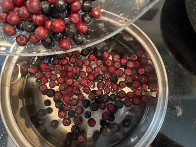 Kompotas „Šermukšnių asorti“ su slyvų džemu Žingsnis 3