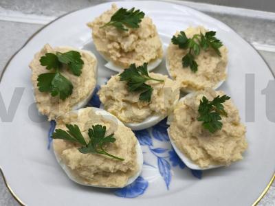 Kiaušiniai, įdaryti menkių ikrais pagrindine nuotrauka