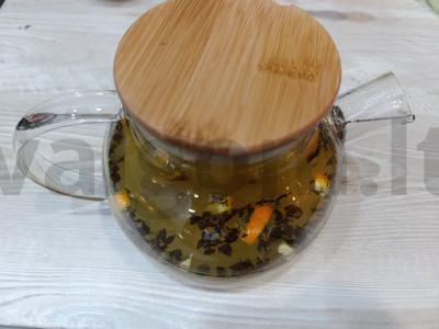 Arbatos gėrimas su sultimis pagrindine nuotrauka