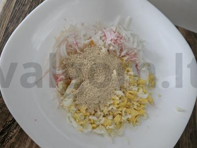 Krabų lazdelėmis kotletai su džiūvėsėliais Žingsnis 3