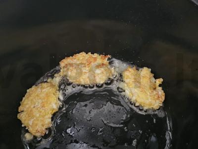 Krabų lazdelėmis kotletai su džiūvėsėliais Žingsnis 6