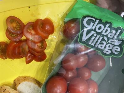 Karšti sumuštiniai su tilziter sūriu ir vyšniniais pomidorais Žingsnis 2