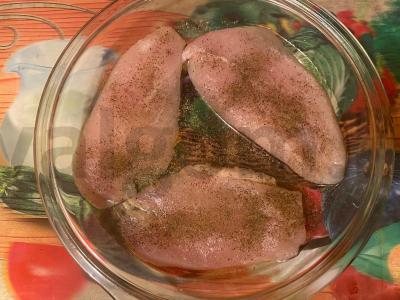 Vištienos filė po marinuotų grybų ir sūrio kepure Žingsnis 3