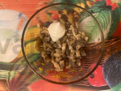 Vištienos filė po marinuotų grybų ir sūrio kepure Žingsnis 6