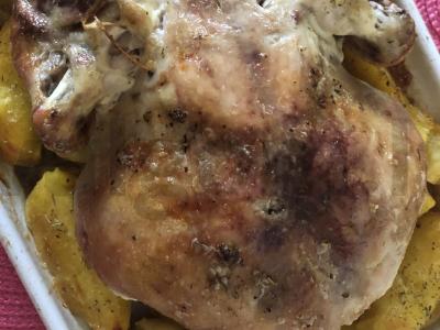 Sultinga vištiena orkaitėje su bulvėmis pagrindine nuotrauka