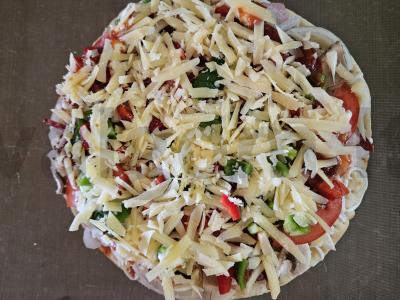 Skani pica su dešra ir daržovėmis Žingsnis 6