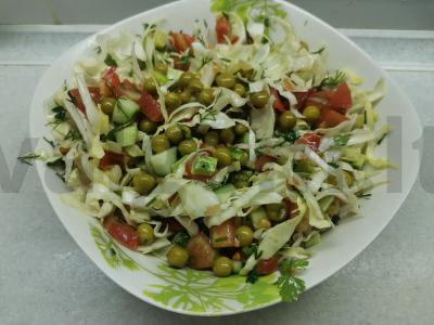 Daržovių salotas su kopūstais ir žirneliais Žingsnis 4