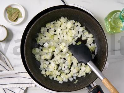 Sriuba su jautienos konservais Žingsnis 3